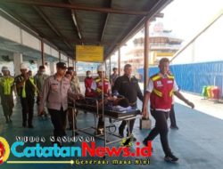 Petugas Polisi Sub Sektor Nusantara Pura Pelni Bantu Wanita yang Akan Melahirkan