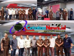 Kapuspenkum Dr. Harli Siregar Sambangi Dapur Redaksi Media TEMPO 