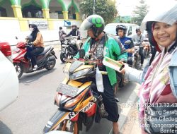 Pengurus FWJI Tangkot Banten Terus Konsisten Berbagi nasi kotak di Jumat Berkah.