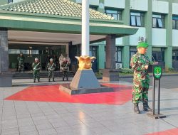 Prajurit Kodim 0505/JT dan PNS Melaksanakan Upacara Bendera 17-an