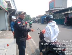 Ratusan Makanan Gratis Dibagikan Pengurus FWJI Kota Tangerang Dalam Jum’at Berkah