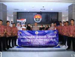 Jelang HUT Humas Polri, Irjen Pol Sandi Berangkatkan Anggotanya Umroh