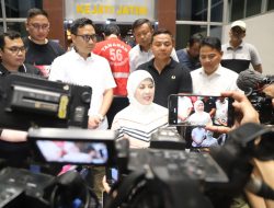Tim Inteljen Kejati Jatim Bersama Tim Jaksa Eksekutor Kejari Surabaya Tangkap Terpidana Gregrorius Ronald Tannur di Surabaya