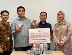 Kejari Kab.Tasikmalaya Setorkan Uang Rampasan dan Uang Pengganti dari Hasil Korupsi Sebesar Rp. 945.000.000 ke Kas Negara