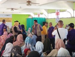 Paslon Bupati Sukabumi Nomor Urut 2, H. Asep Japar – H. Asep Japar Gelar Bakti Sosial Pengobatan Gratis di Islamic Center Cisaat
