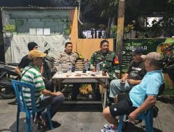 Bhabinkamtibmas Polsek Matraman Bersinergi dengan Babinsa Sambang Warga dalam Pemeliharaan Kamtibmas
