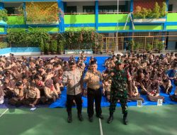 Babinsa Koramil 04/Keb. Lama Berikan Komsos Pancasila Kepada Siswa di SMPN 267