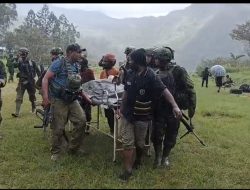 Polri dan TNI Berhasil Evakuasi Korban Serangan KKB di Distrik Anggruk