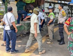 Polisi Tertibkan Bendera Ormas di Kebon Melati, Tegaskan Tidak Ada Tempat Untuk Premanisme 