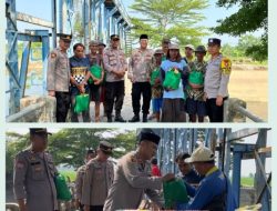 Polsek Sukatani Gelar Jumat Berkah, Bagikan Sembako kepada Warga Kurang Mampu