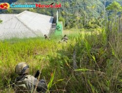 Satgas Ops Damai Cartenz Pukul Mundur KKB Usai KKB Bakar Bangunan Puskesmas di Kiwirok Yang Sudah Tidak Beroperasi