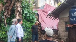 Longsor di Kampung Raweuy, Kades Ciadeg Turun Langsung Evakuasi Bersama Warga