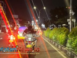 Patroli Gabungan Brimob dan Polres Jaktim Gagalkan Tawuran, Celurit 2 Meter Disita