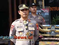 Wakapolres Jakbar Beri Arahan dan Cek Disiplin Personel, Tekankan Pelayanan Humanis