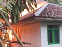 Rumah Warga di Sagaranten Terbakar, Damkar Sukabumi Berhasil Padamkan Api