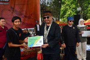 Bupati Suksbumi Hadiri Syukuran Nelayan di Ujunggenteng: “Jaga Budaya Pesisir, Lestarikan Lingkungan”  