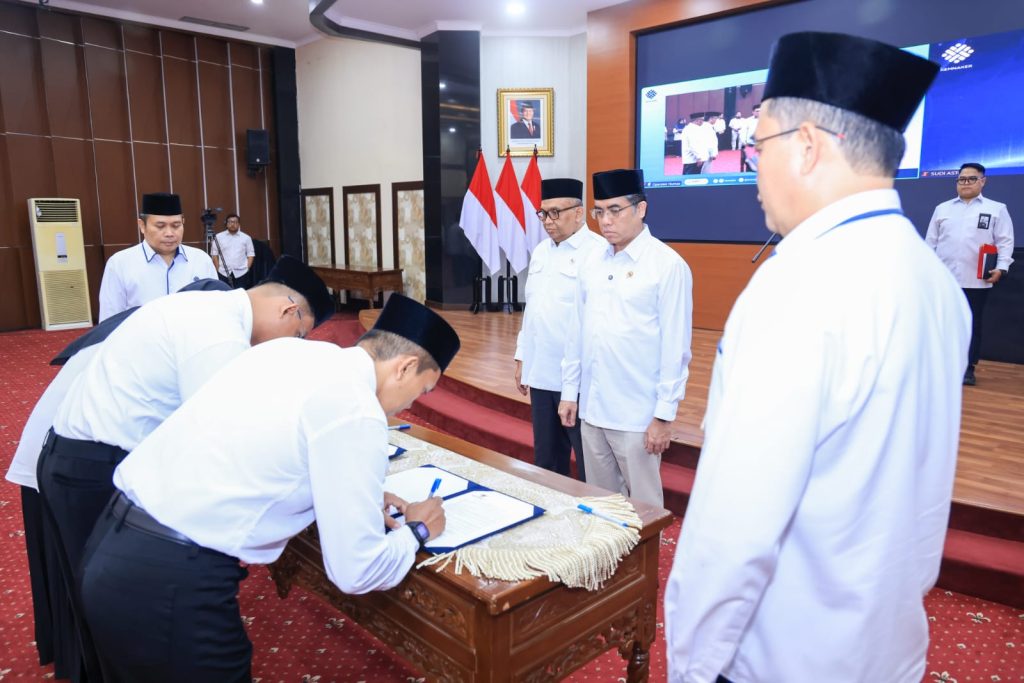 Lantik 10 Pejabat, Menaker Tekankan Penguatan K3 dan Tata Kelola yang Akuntabel